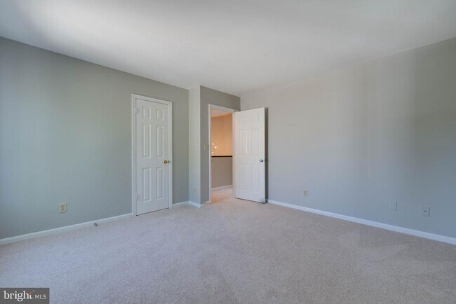 Building Photo - 4710 Old Dominion Dr