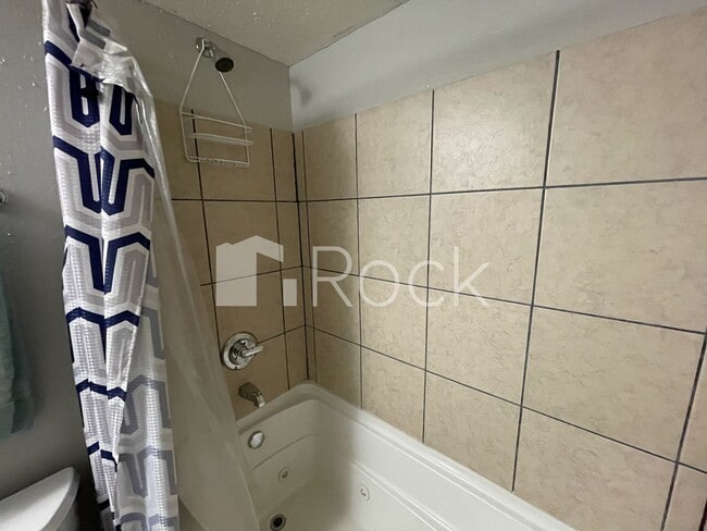 Building Photo - 3 bedroom/2 bathroom home in Moore Schools