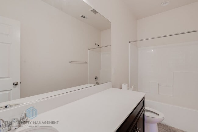 Building Photo - 4-bedroom, 3-bath home in the gated community of Harvest at The Preserve in Chino