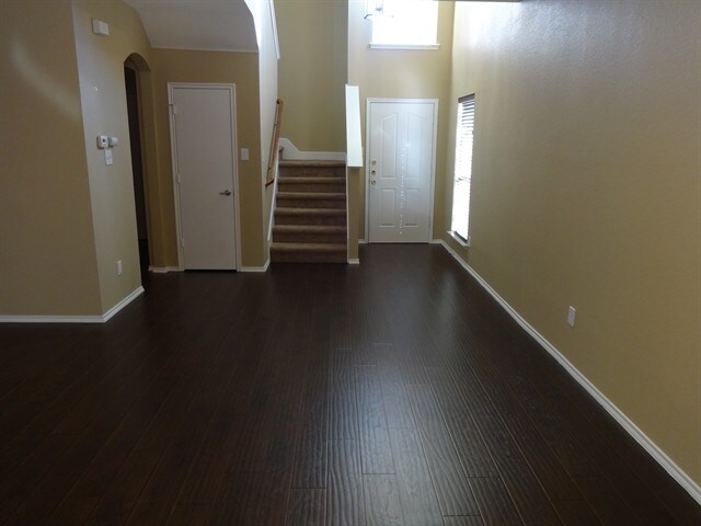 Building Photo - 6001 Melanie Dr