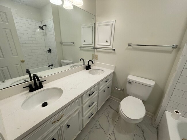 Building Photo - 3/2 for rent in the heart of Madison!