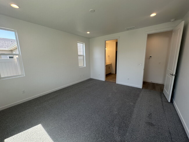 Building Photo - Brand New 4 Bed 3 Bath home!