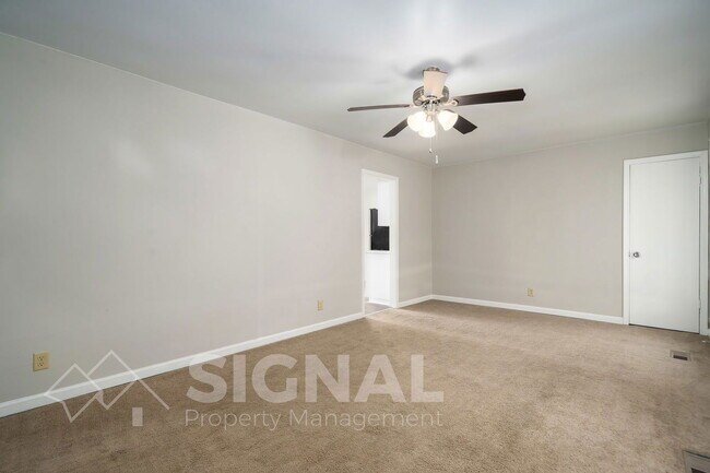 Building Photo - 93 Moonglow Dr