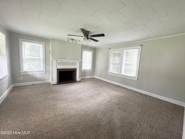 Building Photo - 704 Agawam St