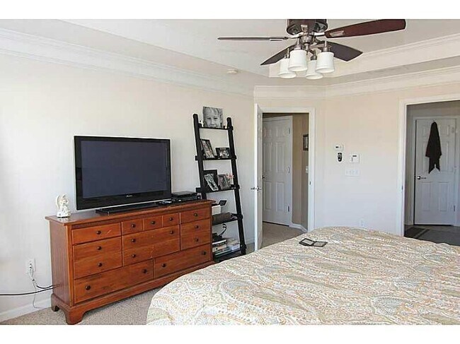 Building Photo - 203 Glenwood Dr