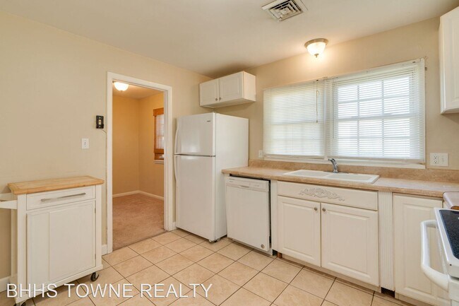 Building Photo - 3 br, 1 bath House - 133 Drew Road