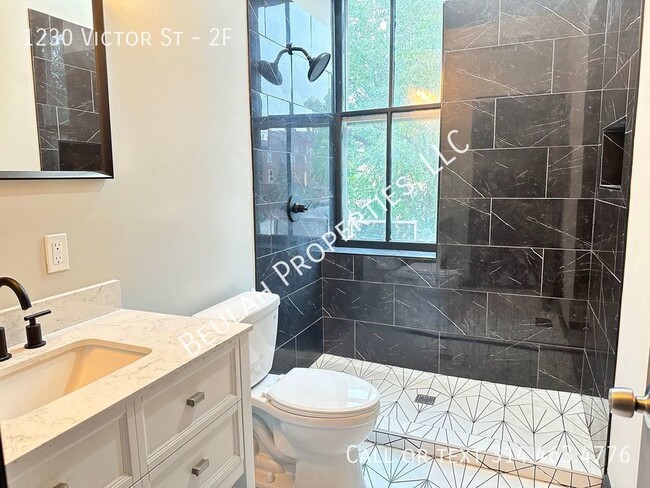 Building Photo - Newly Renovated 2BD/2BA in Walkable Soulard