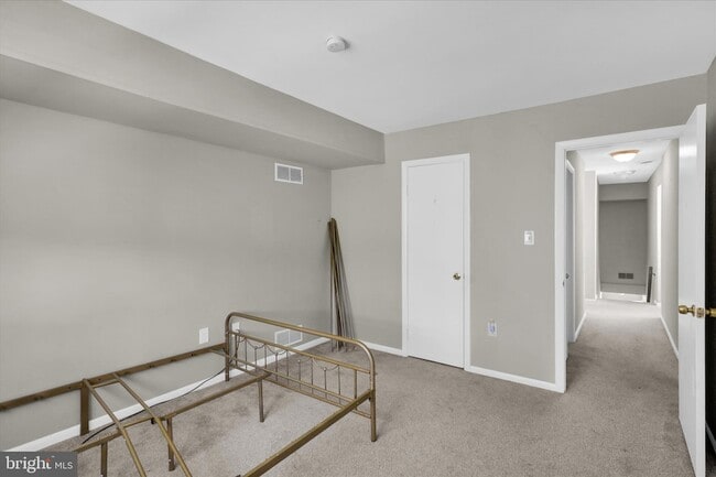 Building Photo - 46-6-46 Holly Dr