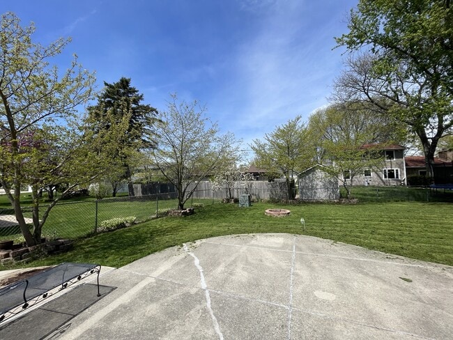 Building Photo - 1708 Howlett Ln