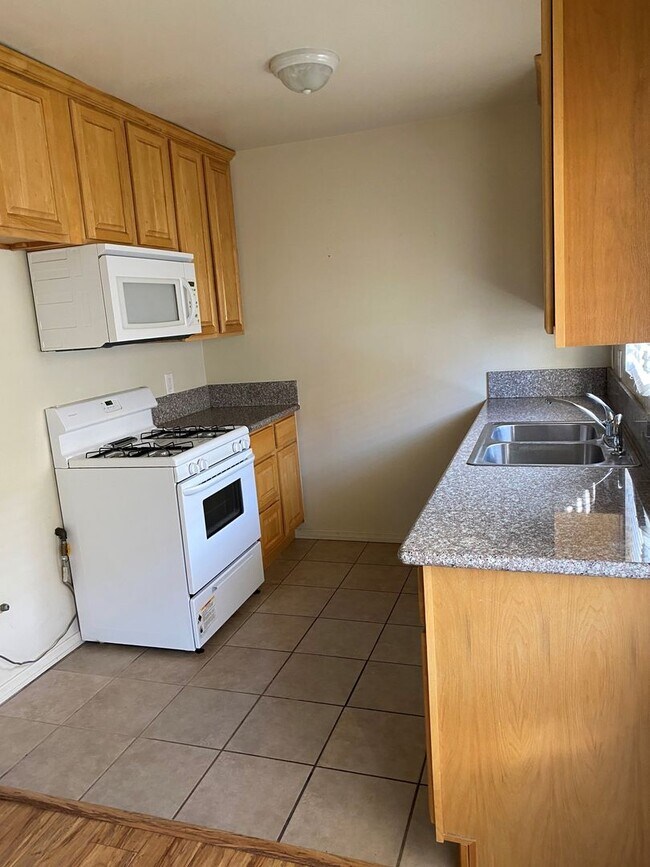 Interior Photo - 501 S 7th St
