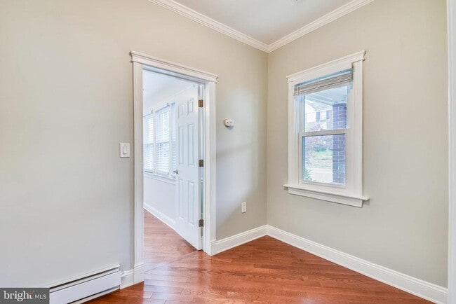 Building Photo - 214 E Monroe Ave