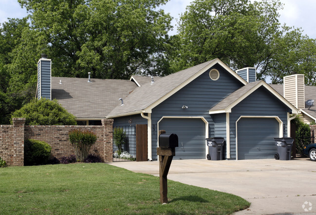 Primary Photo - Glenpool Duplexes