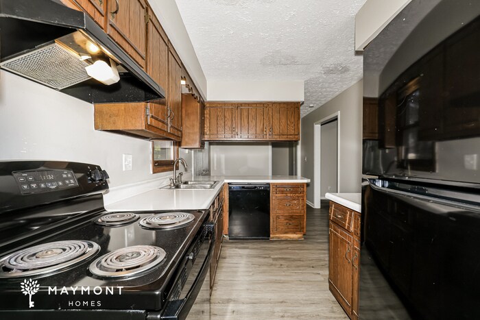 Building Photo - 801 N Peterman Rd