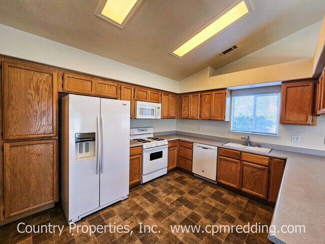 Building Photo - 3 Bedroom House on Cul-De-Sac Available Soon!