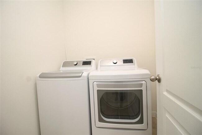 Building Photo - 9488 Black Walnut Dr