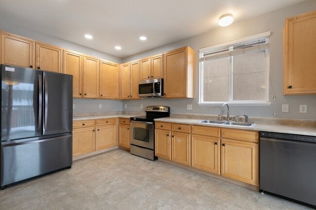 Building Photo - Unparalleled Single-Level Living with Breathtaking Views in D20!