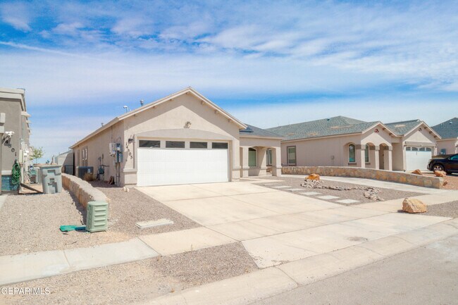 Building Photo - 14805 Jack White Ave