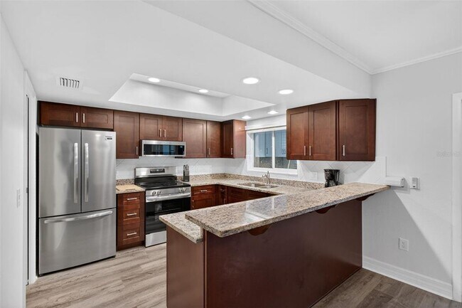 Building Photo - 6660 Cape Hatteras Way NE