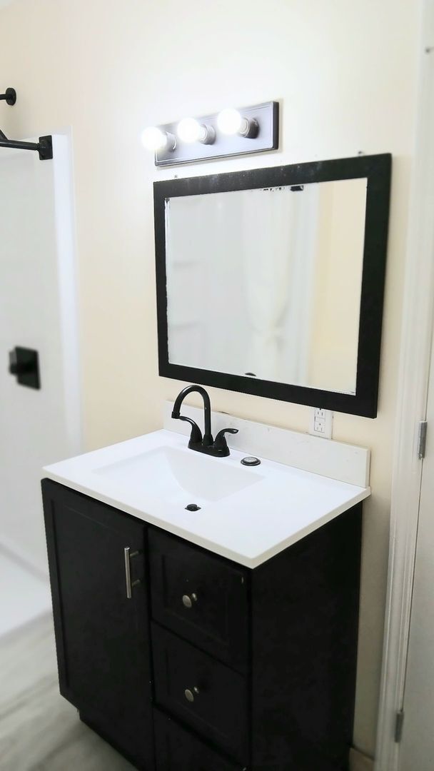 Building Photo - 408 Bowen Ave