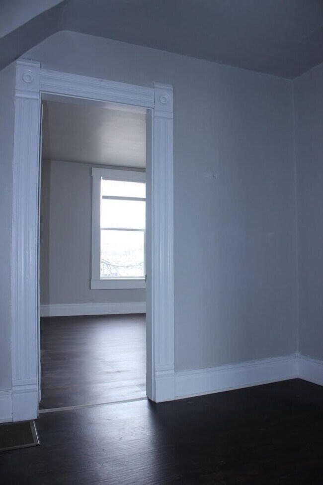 Building Photo - 1507 W Jackson St