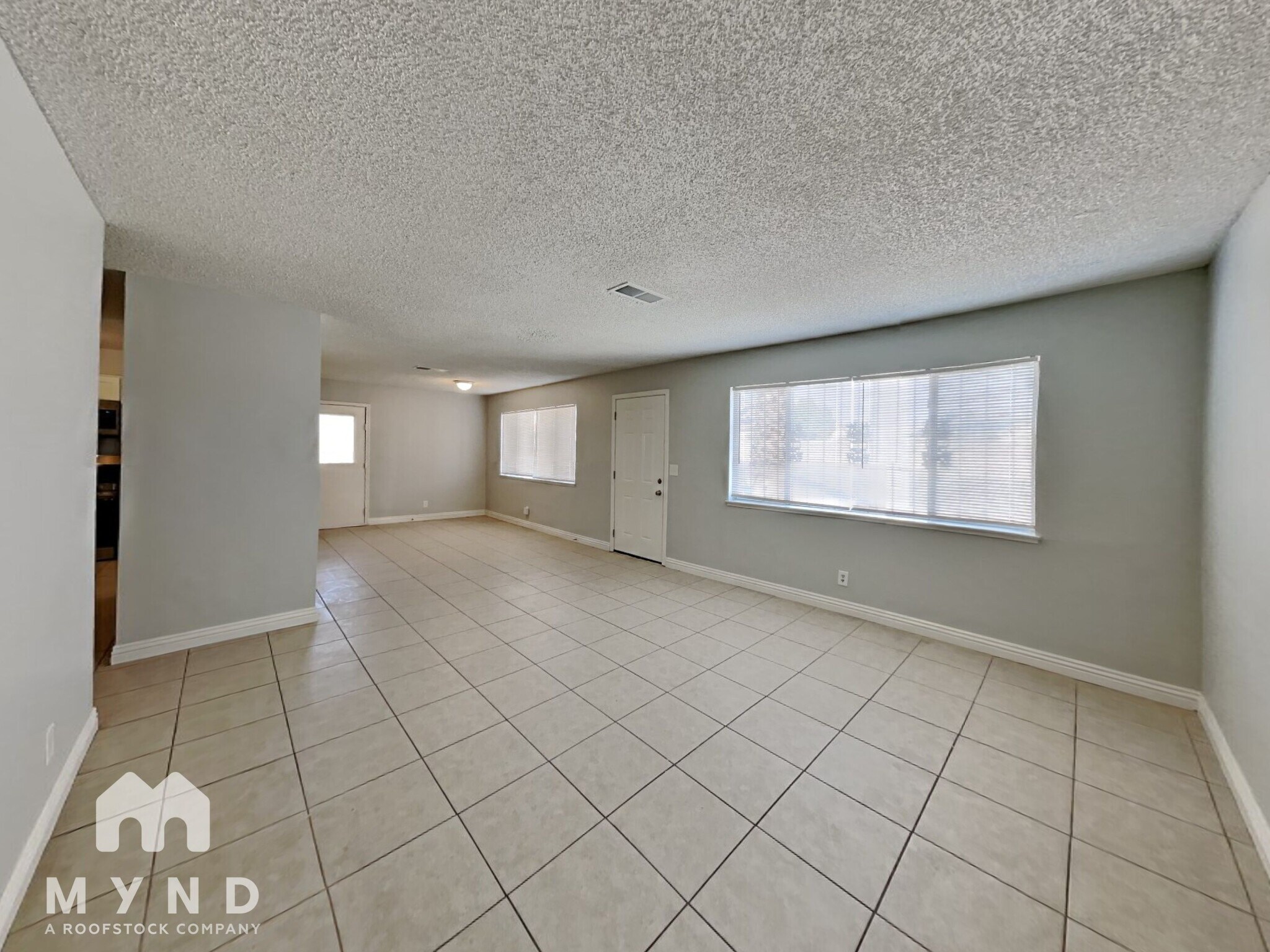 Building Photo - 893 W Carey Ave