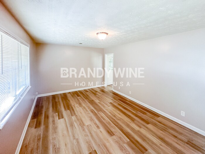 Building Photo - 6230 Cedar Wood Dr