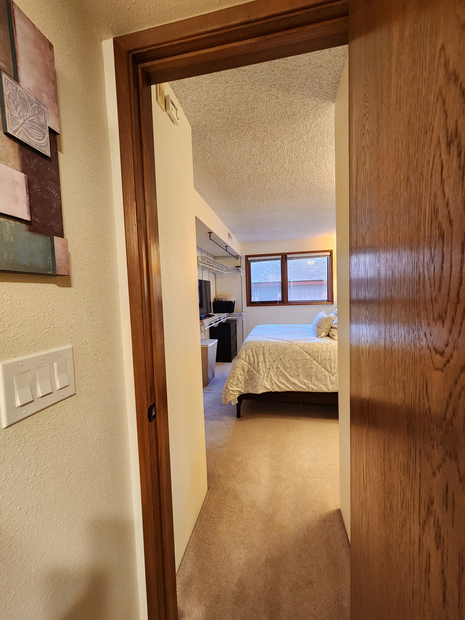 Bathroom can be accessed from both sides. More privacy with guests - 9645 Independence Dr