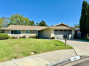 Building Photo - Remodeled Single Level in Cul-de-Sac!