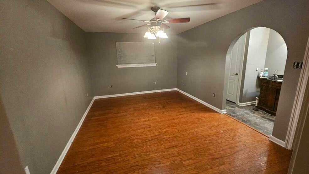 Building Photo - 3505 Pecan Dr