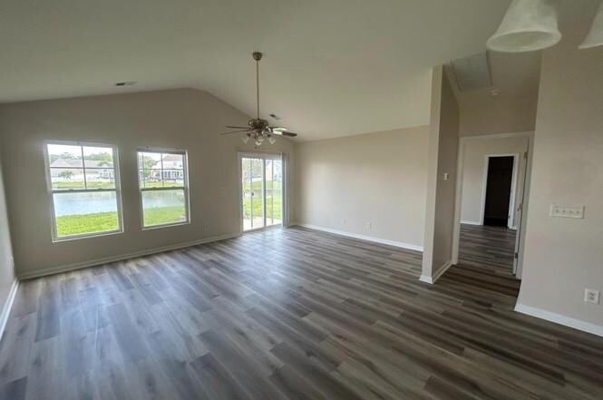 Building Photo - 447 Palm Frond Dr