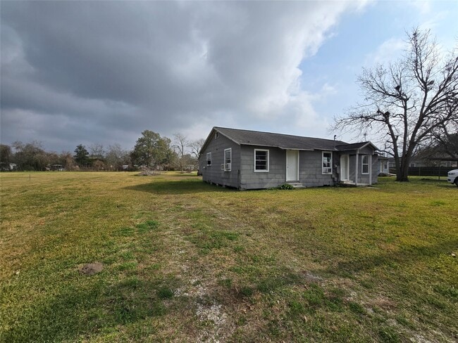 Building Photo - 801 Collins St