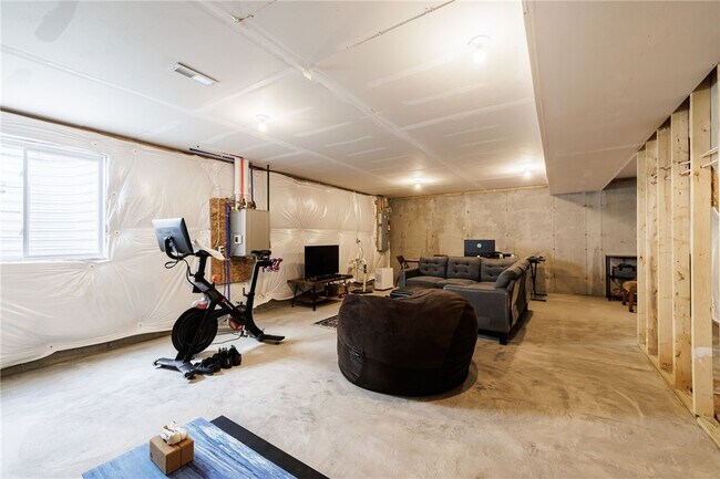 Building Photo - 23 Keuka Ln