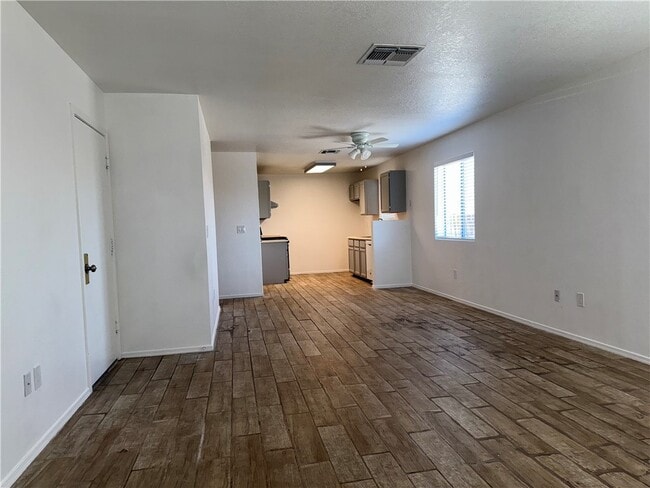 Building Photo - 807 Gemstone Ave