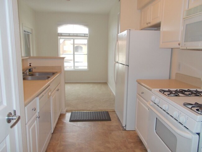 Building Photo - Precious Gem at Sedona on the Blvd!