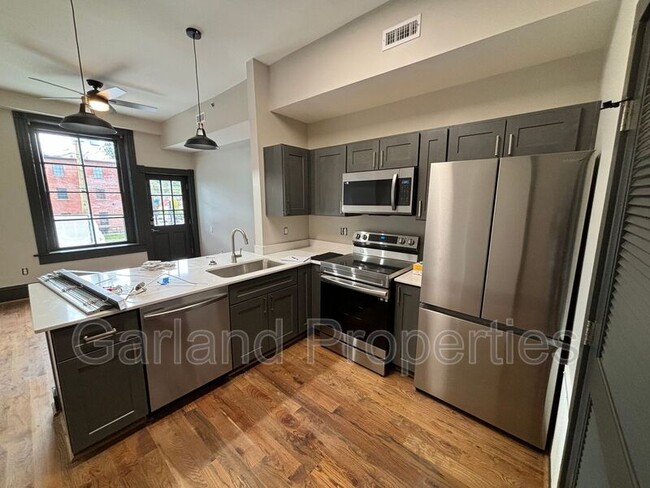 Building Photo - 73 W Main St