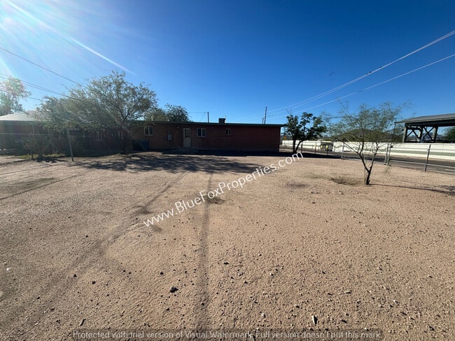 Building Photo - 654 W Mabel St