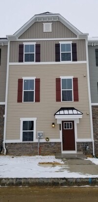 Building Photo - 504 Holywell Dr