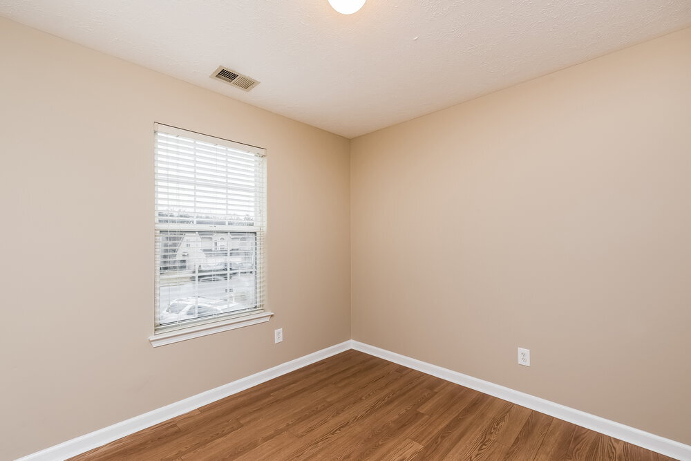 Building Photo - 2704 Lake Park Ridge E