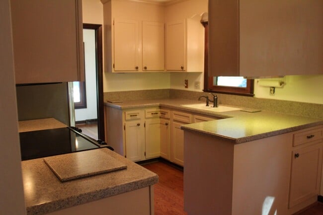 Building Photo - 3801 Stokes Ave