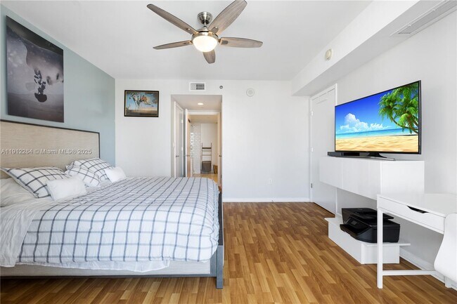 Building Photo - 50 Biscayne Blvd