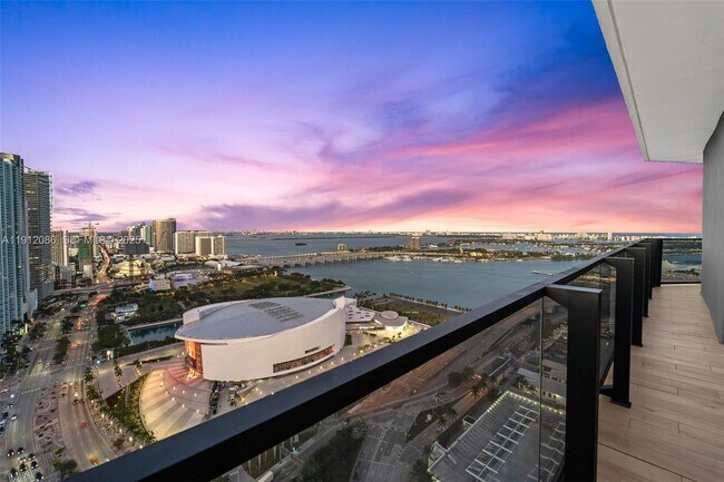 Building Photo - 398 NE 5th St