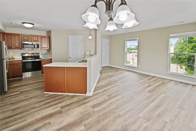 Building Photo - 42 Stonewall Creek Ct