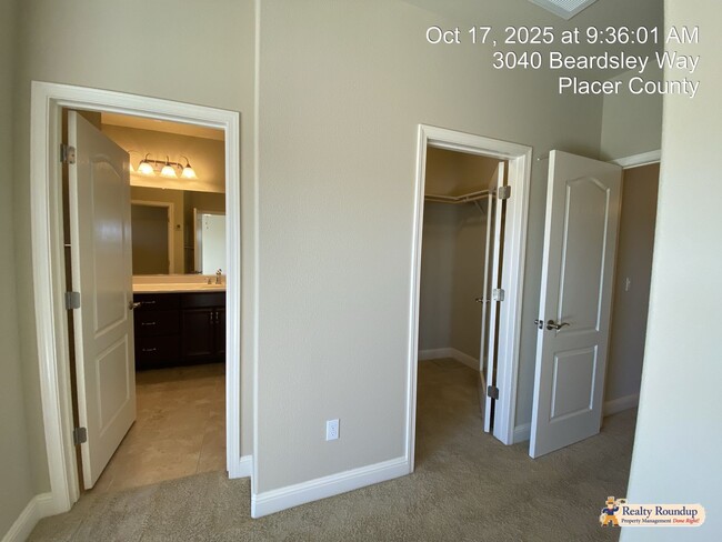 Building Photo - Pristinely Maintained Roseville Home with ...