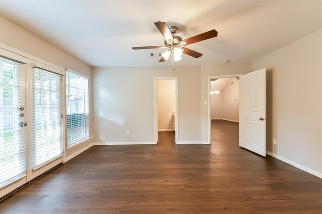 Building Photo - 1710 Pine Gap Dr