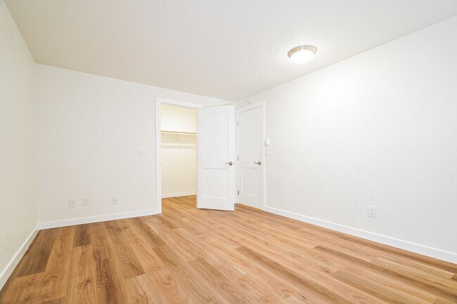 Building Photo - Welcome to Fairway Apartments – Where Quie...