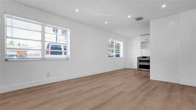 Primary Photo - 2 bedroom in Hallandale FL 33009