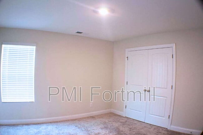 Building Photo - 432 Maramec St