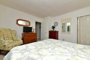 Building Photo - 208 Standish Rd