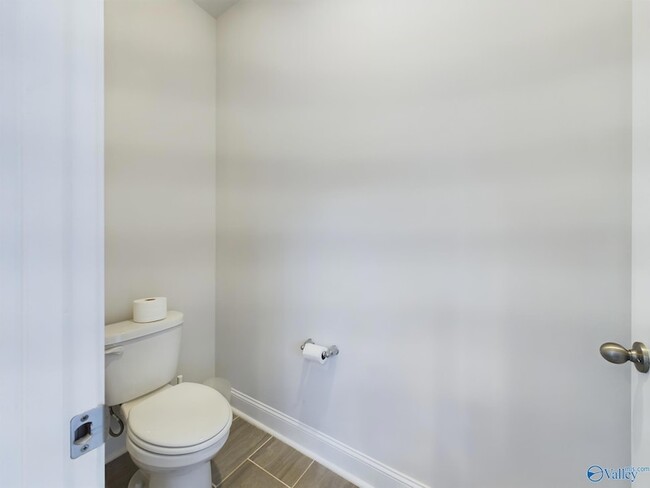 Building Photo - 219 Maureen Dr SW