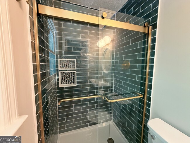 Building Photo - 1140 Azalea Cir NE